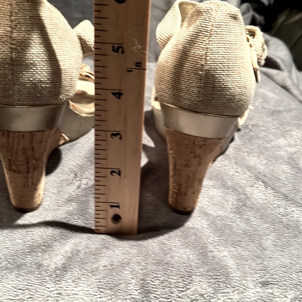 AK Anne Klein Tan Platform Sandals 7m - Picture 8 of 11